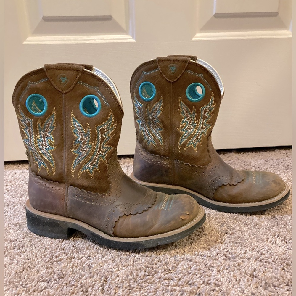 Women’s Ariat size 6 boots